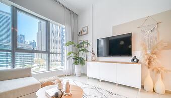 Modern One Bedroom Stylish Touches