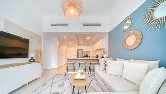 Modern One Bedroom Stylish Touches