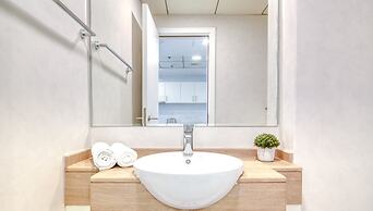 Modern One Bedroom Stylish Touches