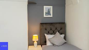 Cradley Manor - Spacious 6 Bedroom House