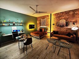 Oasis Studio By Paradox