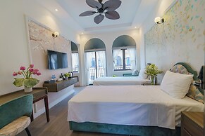 Lotus Hotel - Vuon vua
