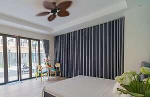 Lotus Hotel - Vuon vua