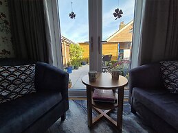 Flower Garden Studio in Sheringham- Cycle Friendly