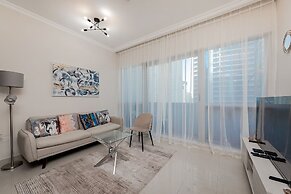 Handsome 1BR in Bay Central Tower