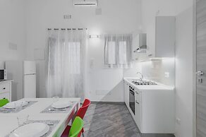 Modern duplex with balcony by Wonderful Italy