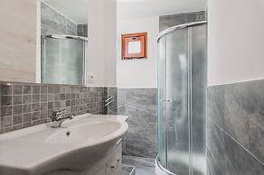 Modern duplex with balcony by Wonderful Italy