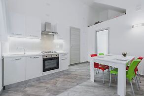 Modern duplex with balcony by Wonderful Italy
