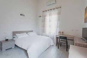 Modern duplex with balcony by Wonderful Italy