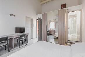 Modern duplex with balcony by Wonderful Italy