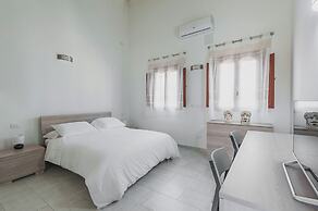 Modern duplex with balcony by Wonderful Italy
