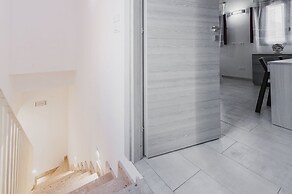 Modern duplex with balcony by Wonderful Italy