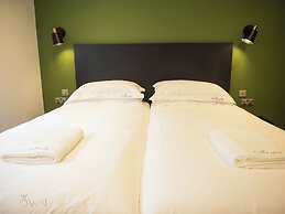 Crown Hotel