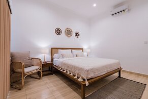 Villa Leya & Leon Canggu - Private 3BR Villa with Pool
