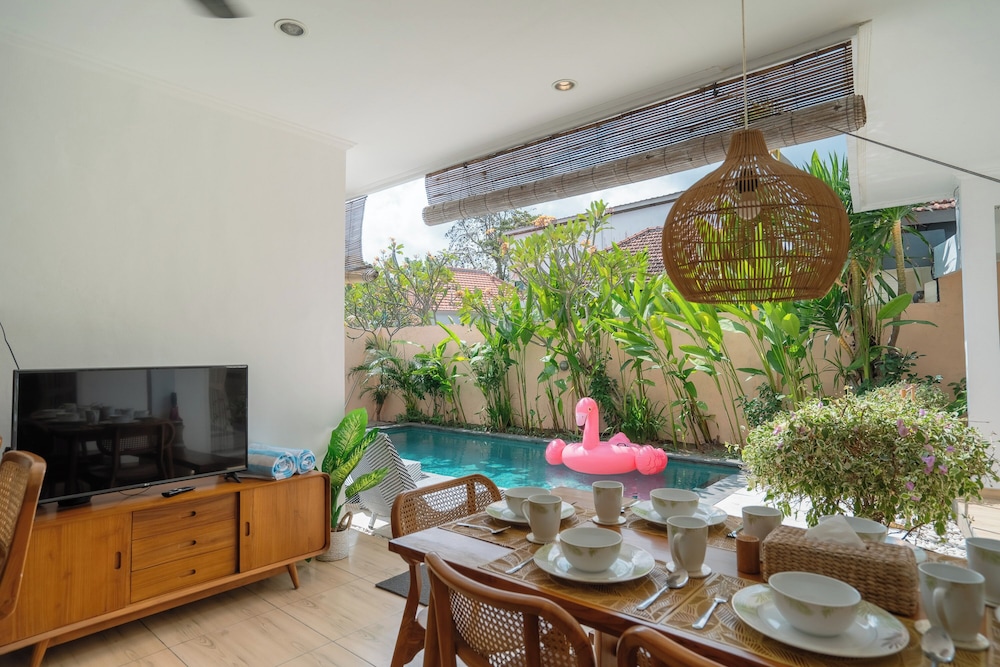 Villa Leya & Leon Canggu - Private 3BR Villa with Pool