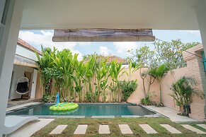 Villa Leya & Leon Canggu - Private 3BR Villa with Pool
