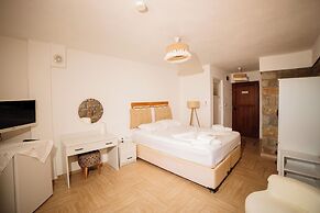 Kastro Konak Hotel