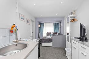 Boutique Studio Apartment By My Getaways
