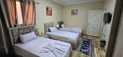 Pyramids Senusret Guest House