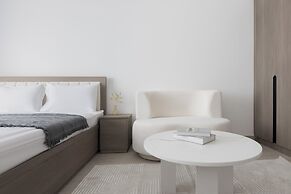Shining studio in Laya Heights