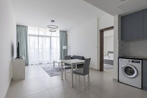 Splendid 1BR in Living Garden