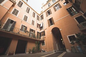 TREVI PORTRAIT