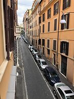 TREVI PORTRAIT