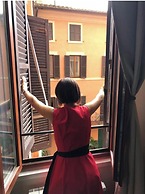 TREVI PORTRAIT