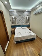 Riverside Hotel
