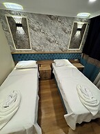Riverside Hotel