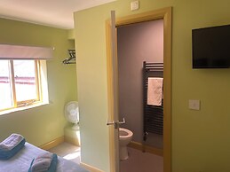 Tumbledown Hotel