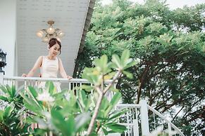 Bananaleaf Wedding Cafe & Resort