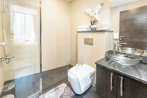 Cayan Tower - The Artist Studio
