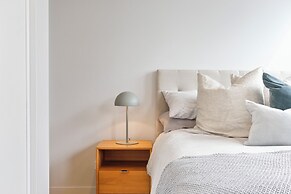 Lighthouse Apartments by Urban Rest