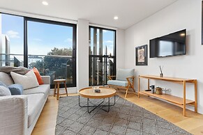 Lighthouse Apartments by Urban Rest