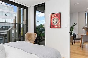 Lighthouse Apartments by Urban Rest