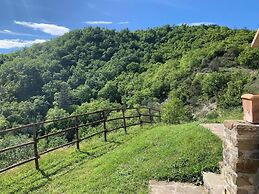 Apartment on the Hill Between Gubbio and Perugia
