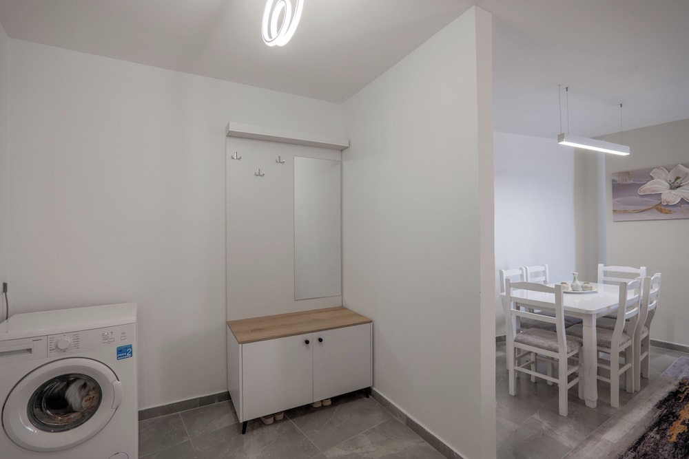 Esel Apartments