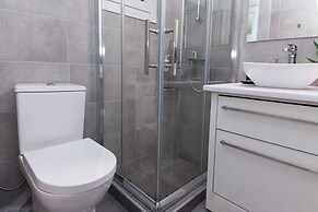 Charming 1 Bd Apt near ASOE in Athens