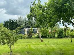 Shepherdshut-hot Tub-cotswolds-petfriendly