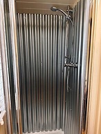Shepherdshut-hot Tub-cotswolds-petfriendly