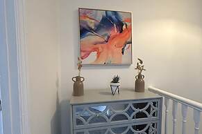4 Bedroom House, Sleeps 7 - Central & Pet Friendly