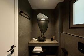 Finders Top Floor Apartments