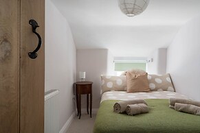 4-bed Cottage - Pets With Garden & Wood Burner
