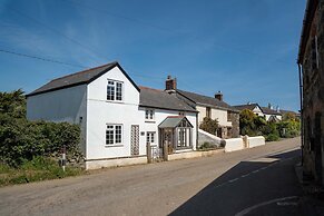 4-bed Cottage - Pets With Garden & Wood Burner