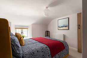 4-bed Cottage - Pets With Garden & Wood Burner