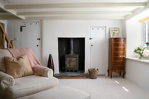 4-bed Cottage - Pets With Garden & Wood Burner