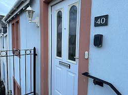 Apartment - 2 Bedrooms - Pet Friendly - Parking