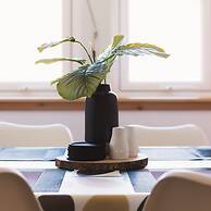 Apartment - 2 Bedrooms - Pet Friendly - Parking