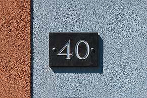 Apartment - 2 Bedrooms - Pet Friendly - Parking